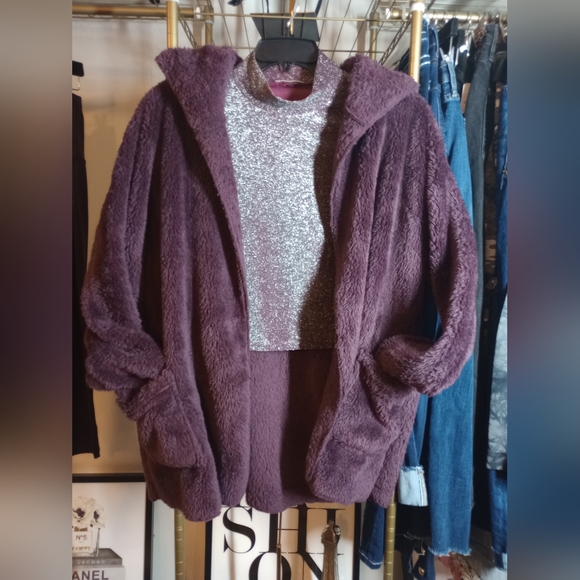 Jacket. Hooded Teddy Bear Fur. Size: LG. Color: Purple. Like New. - Picture 7 of 9